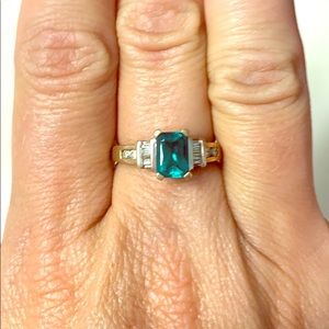 Ring 14k gold emerald